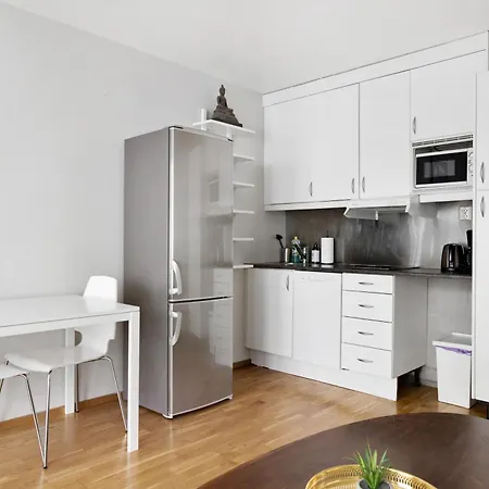 Super Near Train And Buss Appartement *